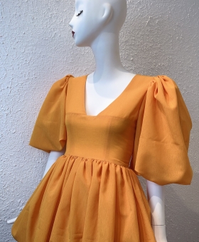 Đầm tay phồng tùng bí